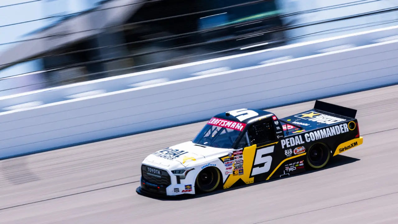 Rutas rápidas y movimientos audaces: Toni Breidinger en la Serie NASCAR Craftsman Truck 2025